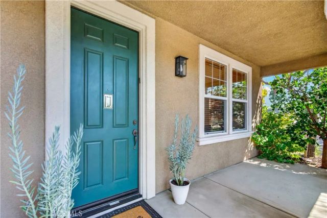 21803 Delany Lane, Canoga Park, CA 91304