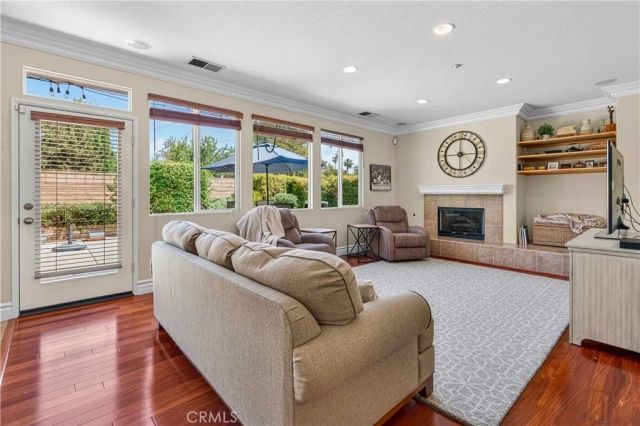 21803 Delany Lane, Canoga Park, CA 91304