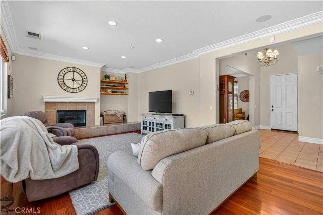 21803 Delany Lane, Canoga Park, CA 91304