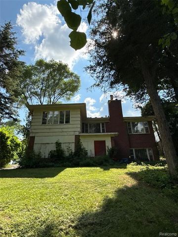 5910 Lakewood Boulevard, Clawson, MI 48346