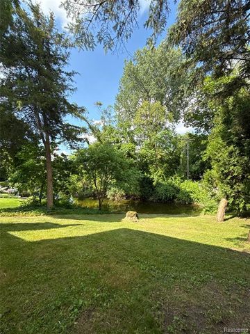 5910 Lakewood Boulevard, Clawson, MI 48346