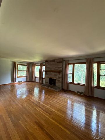 5910 Lakewood Boulevard, Clawson, MI 48346
