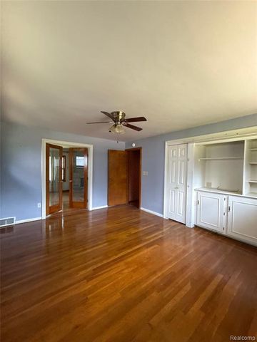 5910 Lakewood Boulevard, Clawson, MI 48346