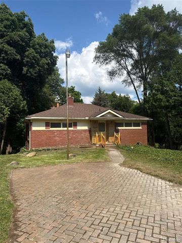 5910 Lakewood Boulevard, Clawson, MI 48346