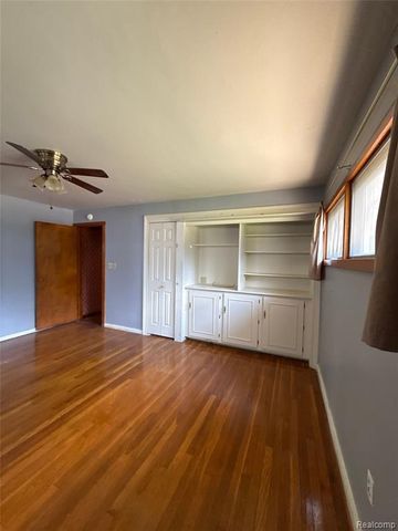 5910 Lakewood Boulevard, Clawson, MI 48346