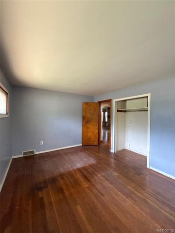 5910 Lakewood Boulevard, Clawson, MI 48346