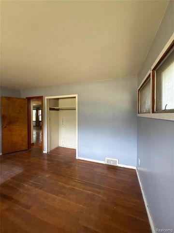 5910 Lakewood Boulevard, Clawson, MI 48346