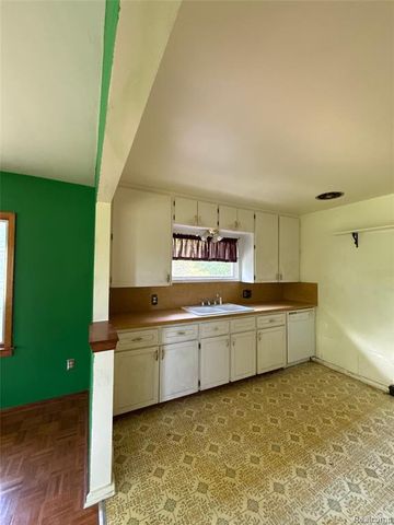 5910 Lakewood Boulevard, Clawson, MI 48346