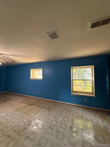 5910 Lakewood Boulevard, Clawson, MI 48346