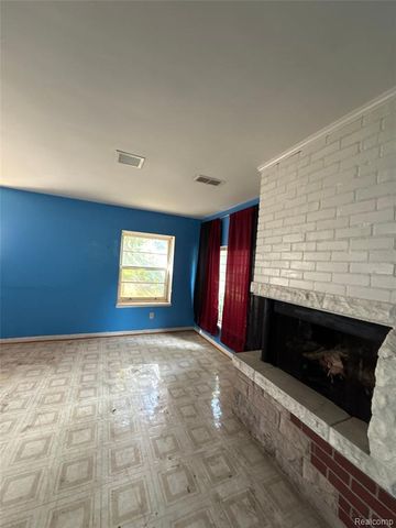5910 Lakewood Boulevard, Clawson, MI 48346