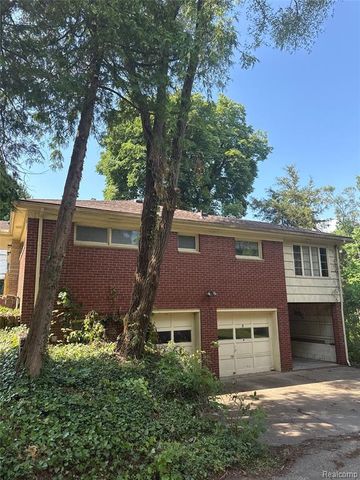 5910 Lakewood Boulevard, Clawson, MI 48346