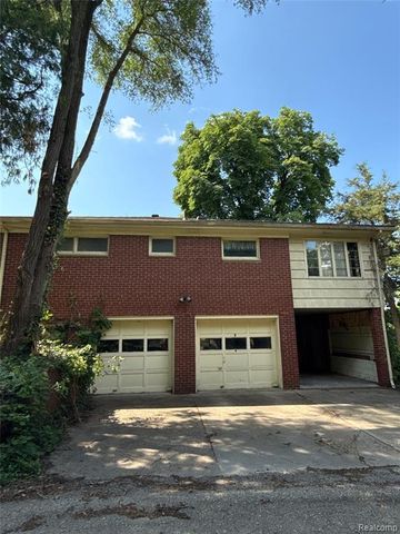 5910 Lakewood Boulevard, Clawson, MI 48346