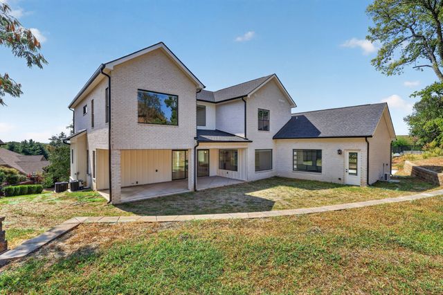 123 Glen Leven Way, Hendersonville, TN 37075