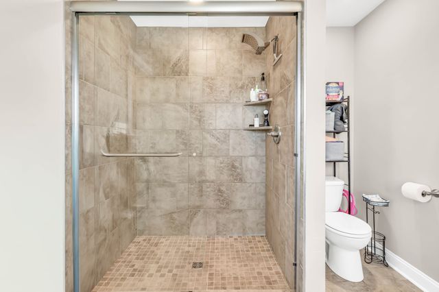 1045 Whitney Dr, Clarksville, TN 37042