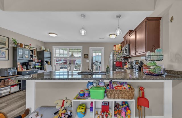 1045 Whitney Dr, Clarksville, TN 37042