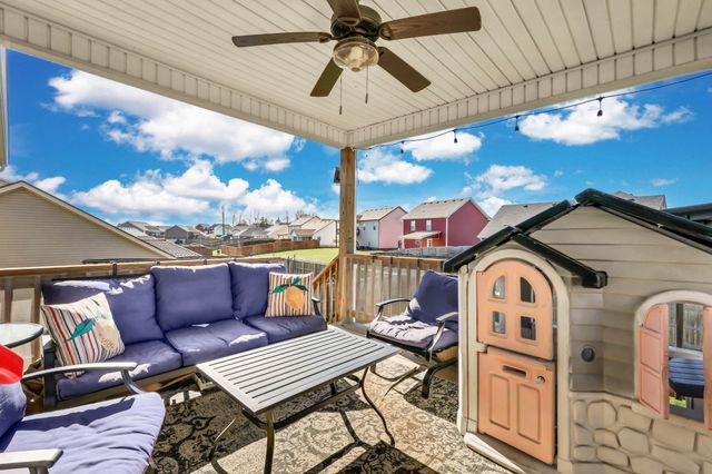 1045 Whitney Dr, Clarksville, TN 37042