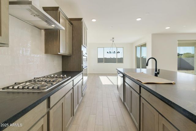 15691 W MERCER Lane, Surprise, AZ 85379