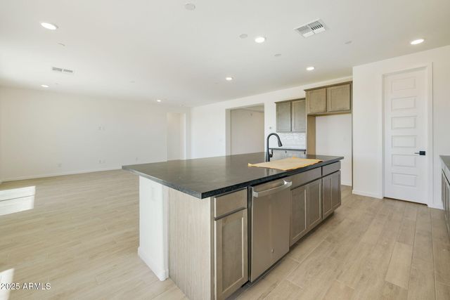 15691 W MERCER Lane, Surprise, AZ 85379