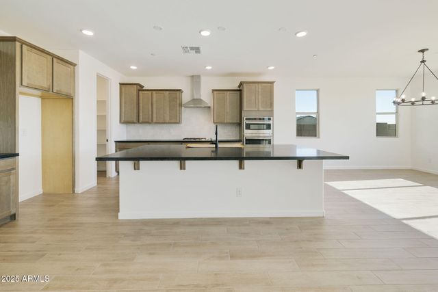 15691 W MERCER Lane, Surprise, AZ 85379