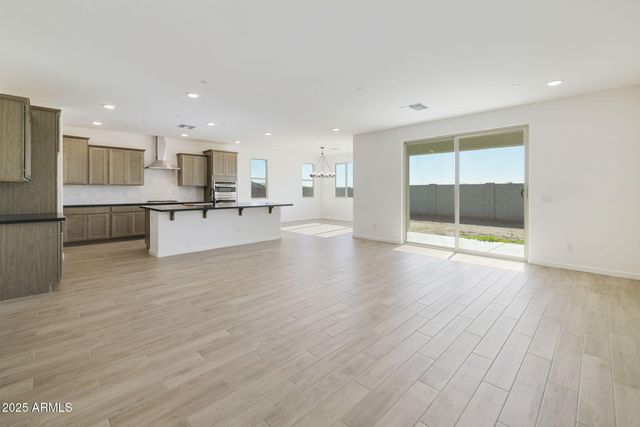 15691 W MERCER Lane, Surprise, AZ 85379