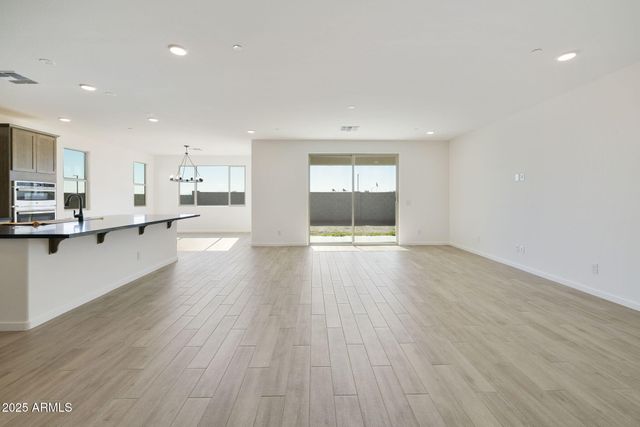 15691 W MERCER Lane, Surprise, AZ 85379