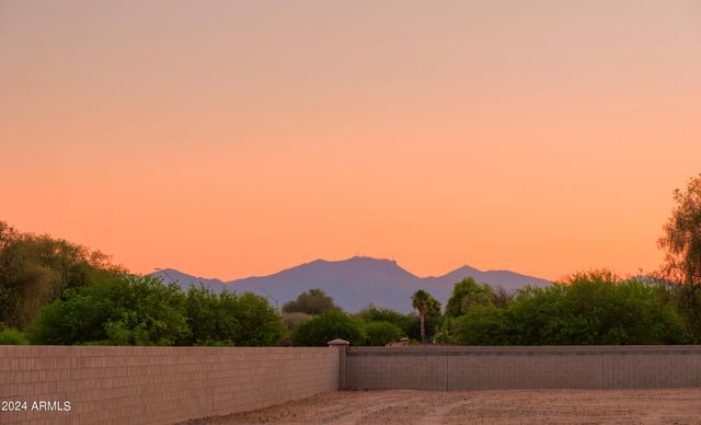 15691 W MERCER Lane, Surprise, AZ 85379