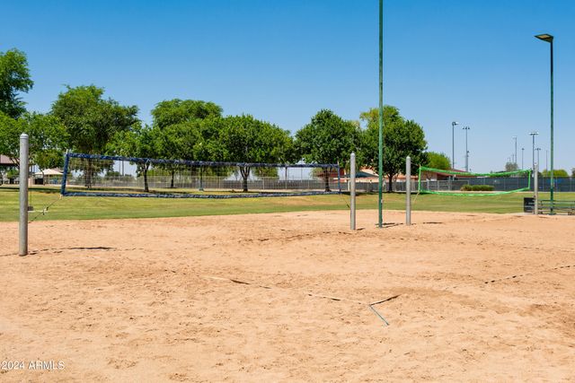 15691 W MERCER Lane, Surprise, AZ 85379