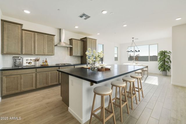 15691 W MERCER Lane, Surprise, AZ 85379