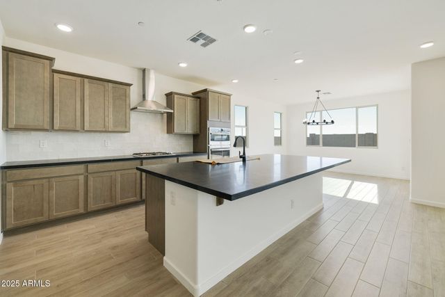 15691 W MERCER Lane, Surprise, AZ 85379