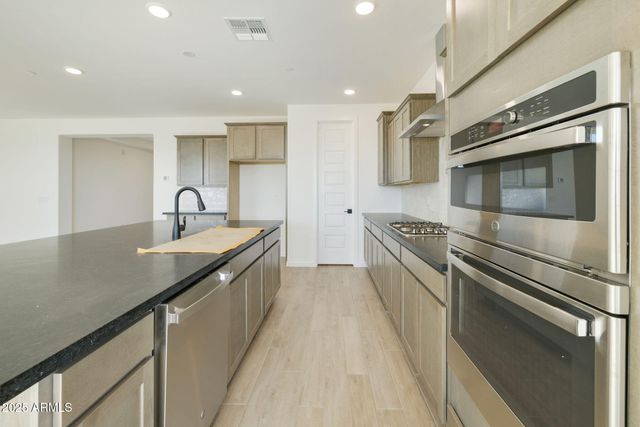 15691 W MERCER Lane, Surprise, AZ 85379