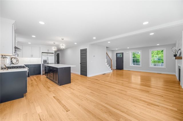 212 St Louis Avenue, Woonsocket, RI 02895