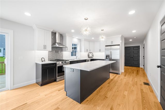 212 St Louis Avenue, Woonsocket, RI 02895