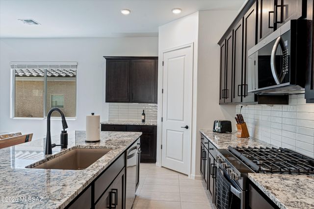 7536 W Janusia Lane, Marana, AZ 85658