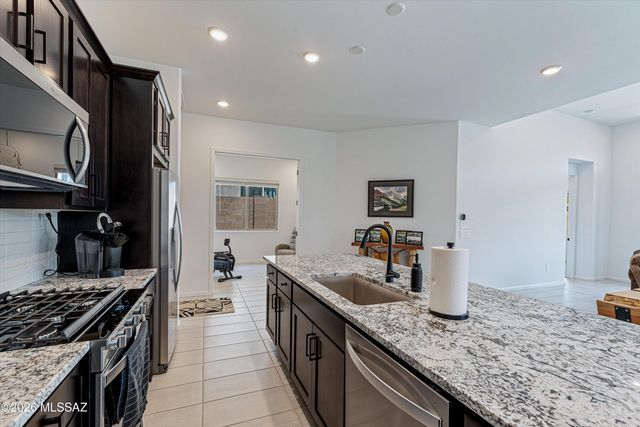 7536 W Janusia Lane, Marana, AZ 85658