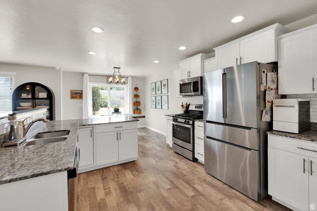 10854 S HARVEST POINT DR, South Jordan, UT 84009
