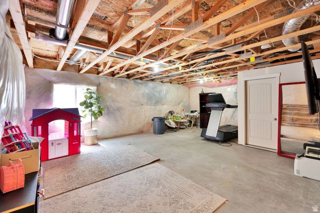 10854 S HARVEST POINT DR, South Jordan, UT 84009