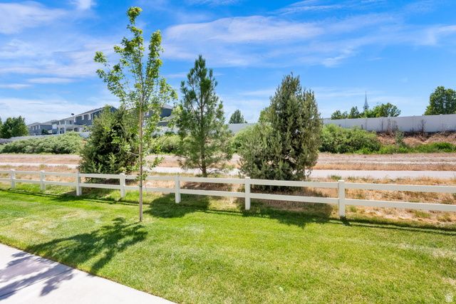10854 S HARVEST POINT DR, South Jordan, UT 84009
