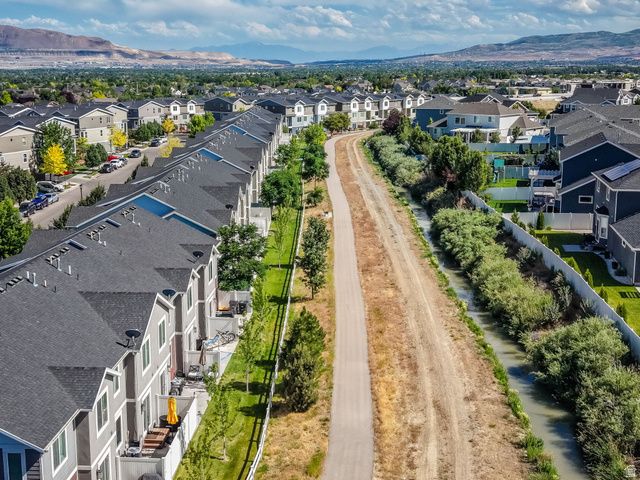 10854 S HARVEST POINT DR, South Jordan, UT 84009