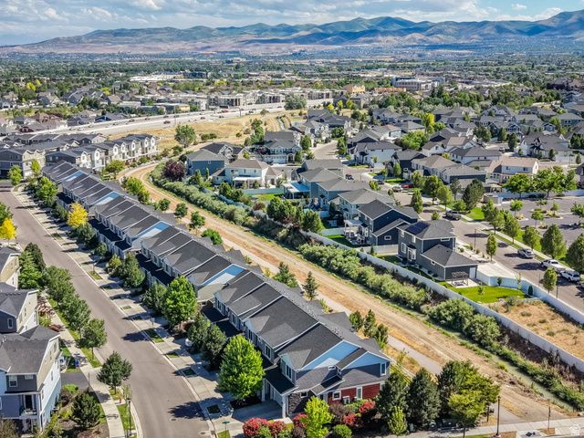 10854 S HARVEST POINT DR, South Jordan, UT 84009