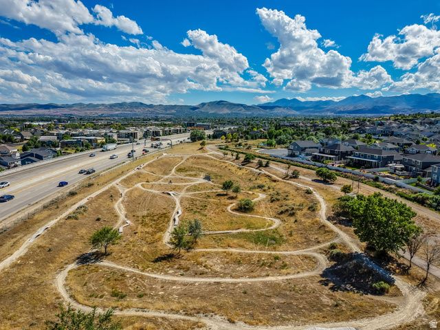 10854 S HARVEST POINT DR, South Jordan, UT 84009