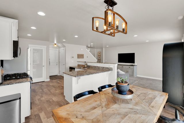 10854 S HARVEST POINT DR, South Jordan, UT 84009