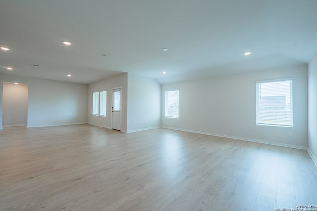 125 Nicks Cv, Lockhart, TX 78644