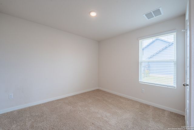 125 Nicks Cv, Lockhart, TX 78644