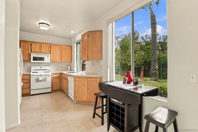 4025 Ivey Vista Way, Oceanside, CA 92057