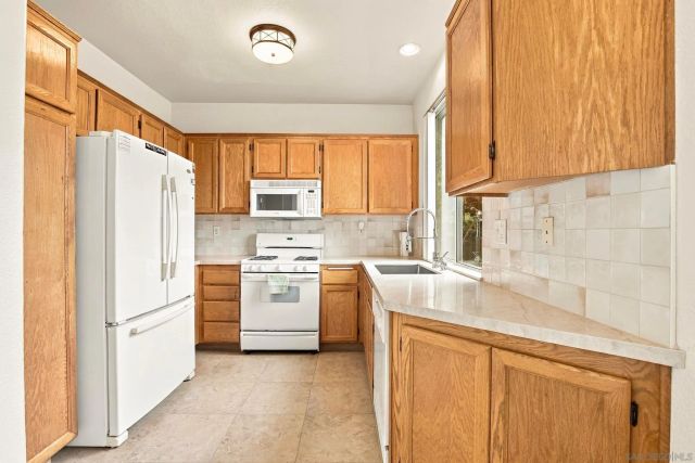 4025 Ivey Vista Way, Oceanside, CA 92057