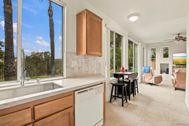 4025 Ivey Vista Way, Oceanside, CA 92057