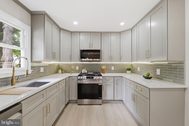 3 CRICKET LN, Cherry Hill, NJ 08003