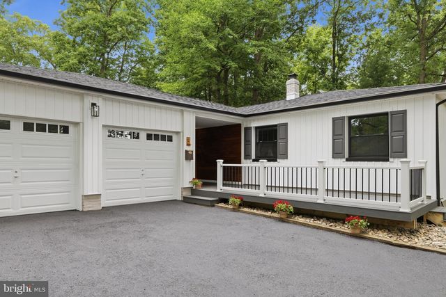 3 CRICKET LN, Cherry Hill, NJ 08003