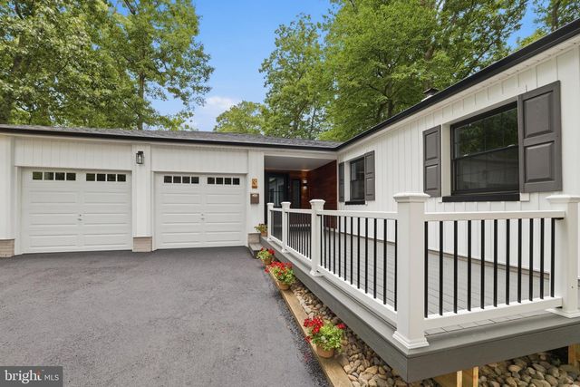 3 CRICKET LN, Cherry Hill, NJ 08003