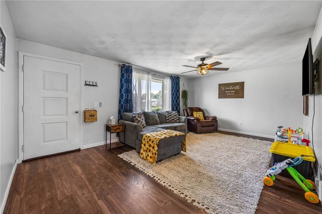 293 Sharon Drive, Greece, NY 14626